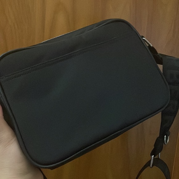 SOLD🖤AUTHENTIC 
Logo Print Nylon Paddy BagPrice🖤Unisex - Picture 8 of 16